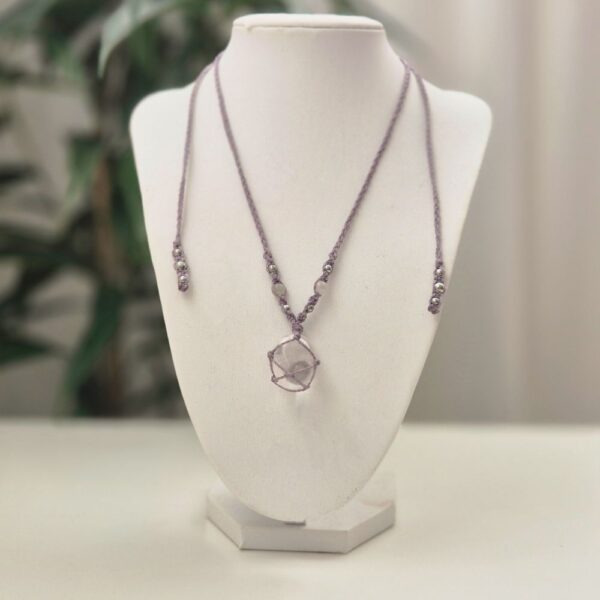 makrame kamena strela